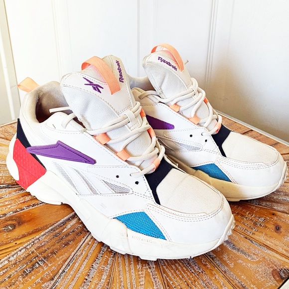 Used Reebok Aztec Womens Running Shoes 
